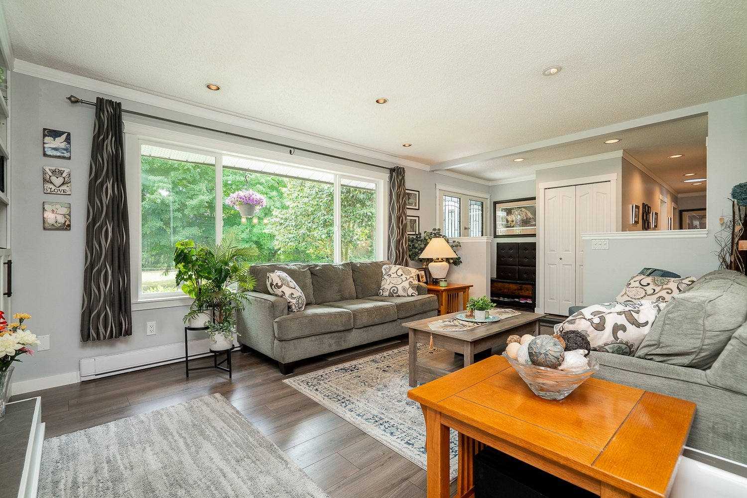 1674 connaught drive Park View