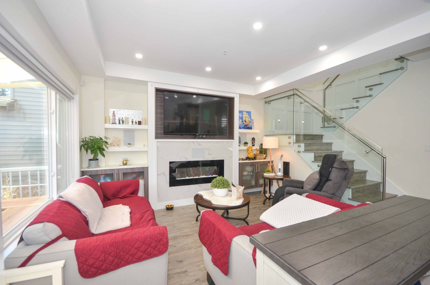 2200 Pitt River Road (sold by RodRheaRyan)