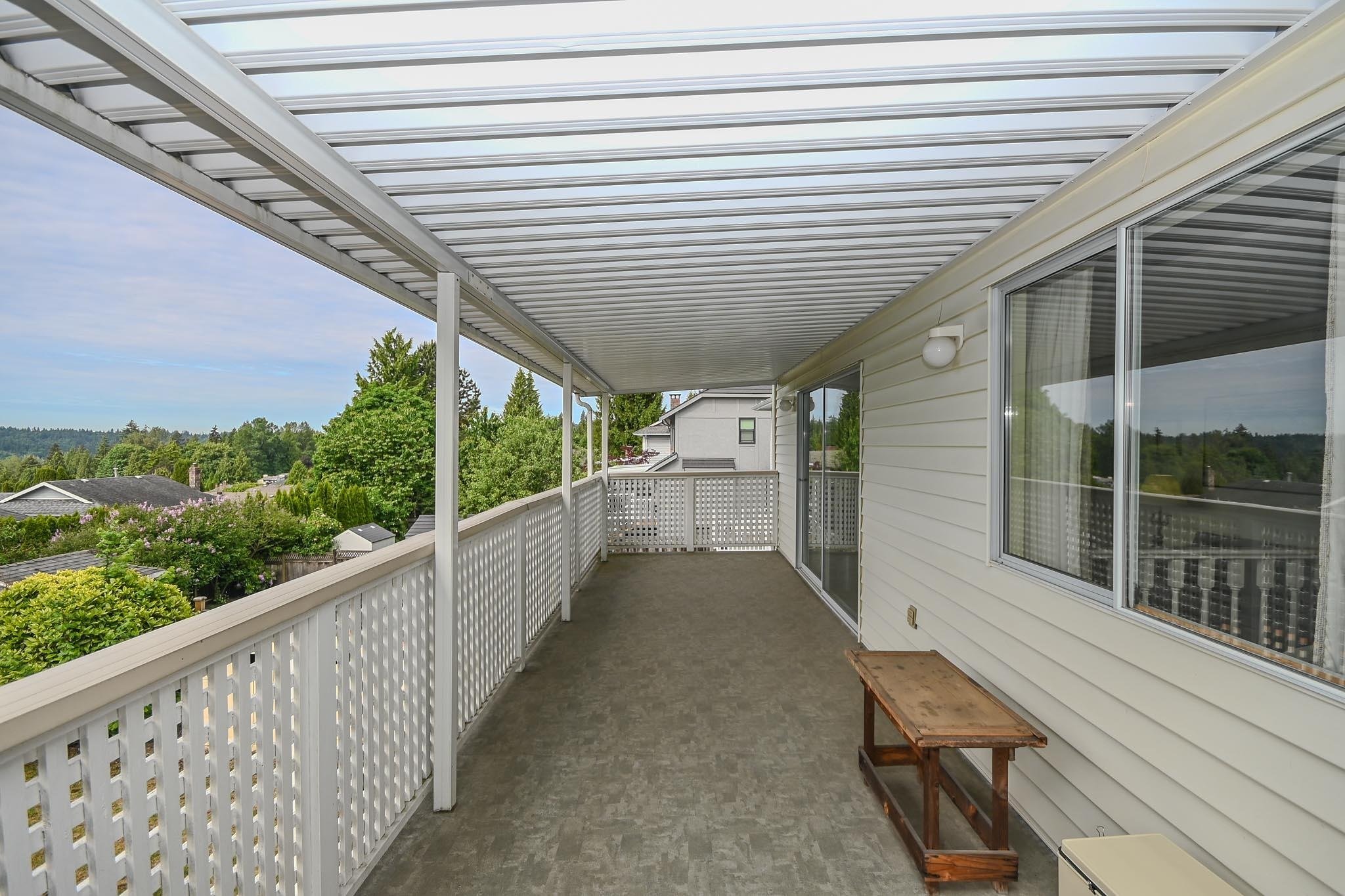 2560 Bleubell Avenue Covered Deck