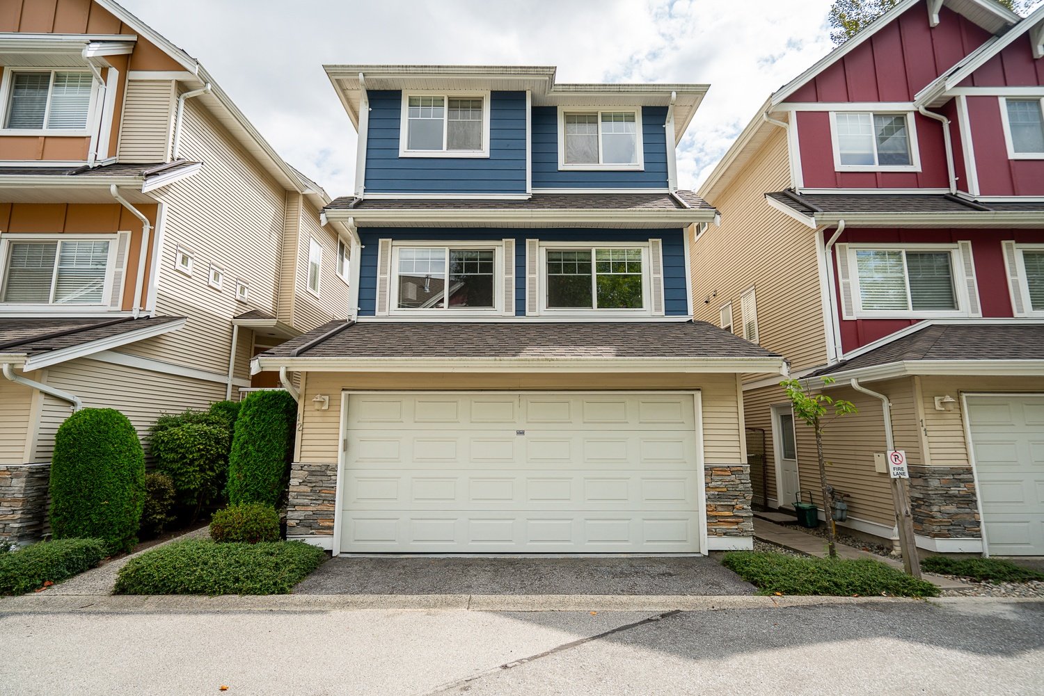 12 1108 Riverside Close 